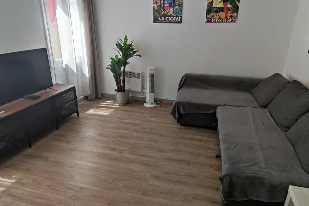Appart De Charme Plein Centre Apartment La Ciotat Exterior photo